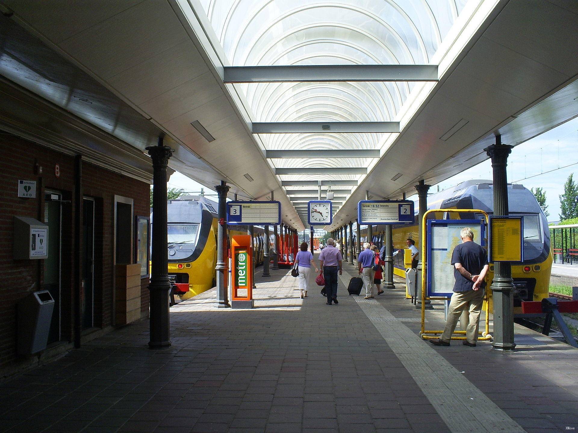 station interior photo