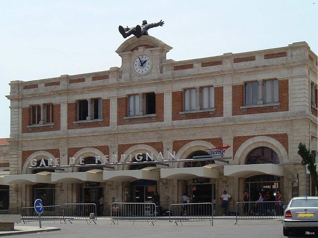 station building photo