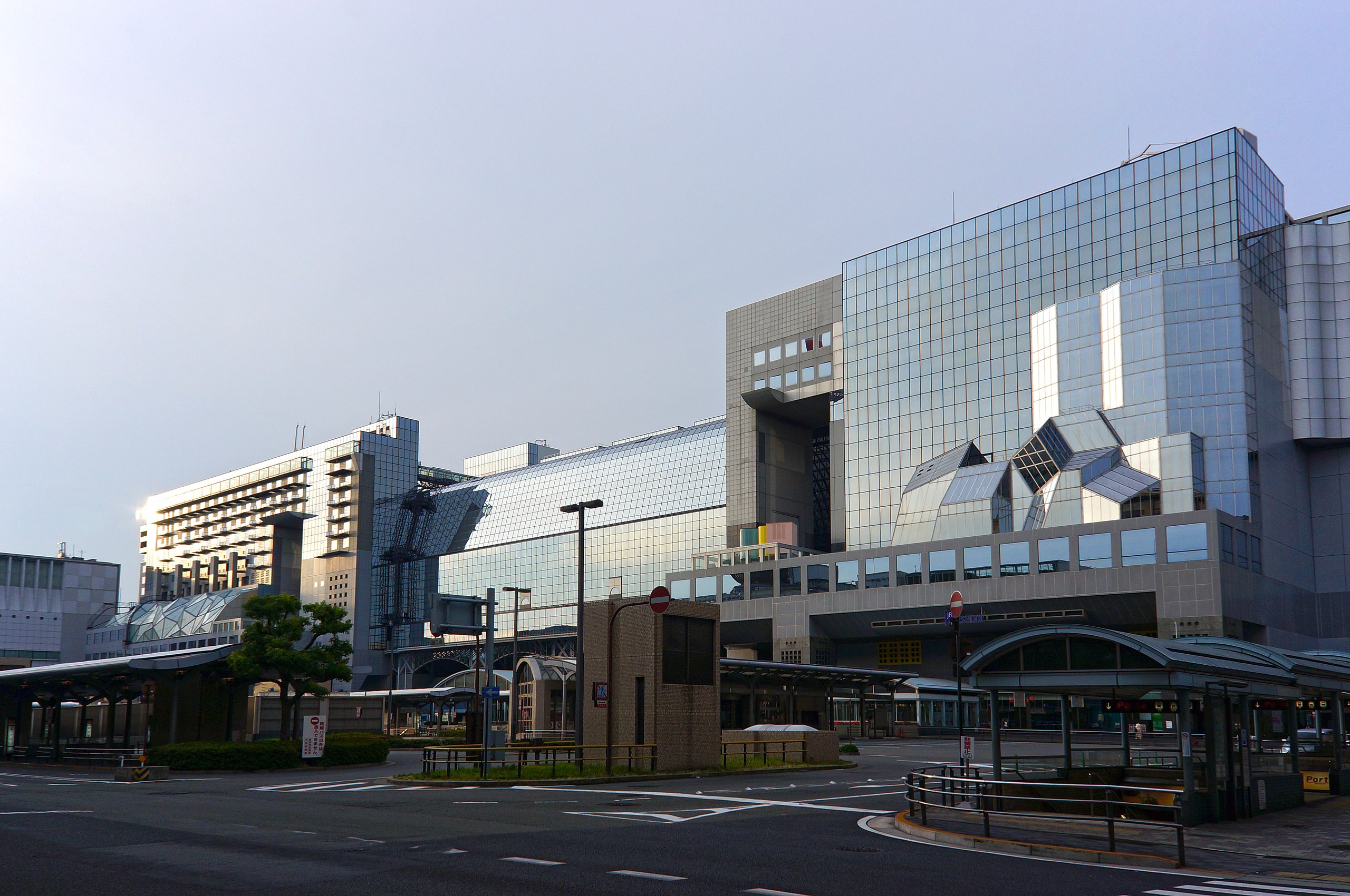 Kyoto_station_building