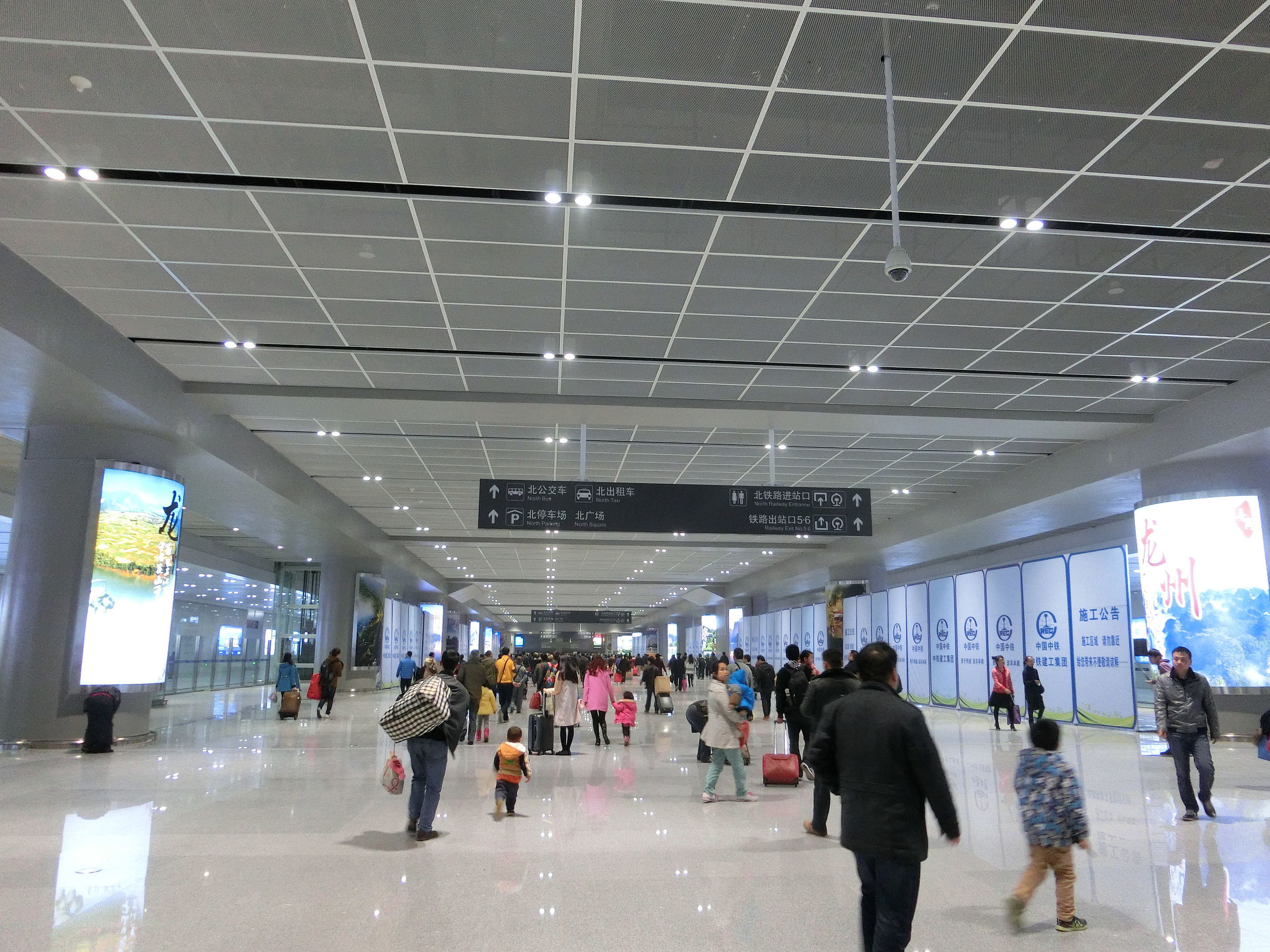 Nanning_east_railway_station_arrivaling_hall