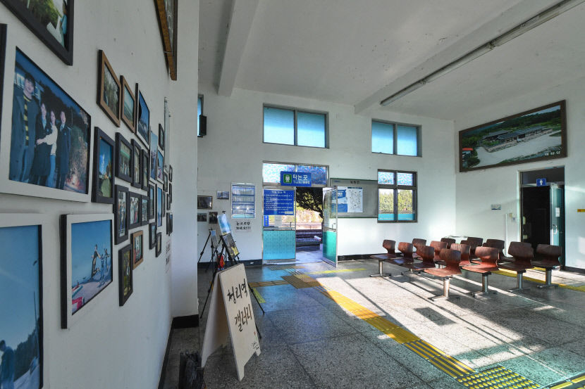 Sangju_station_waiting_room