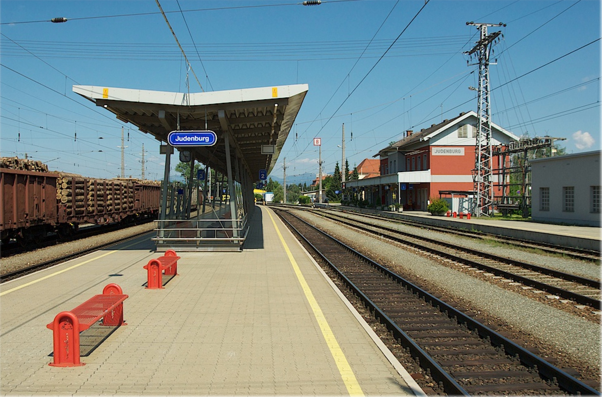 Judenburg_bahnhof_platform_2_3