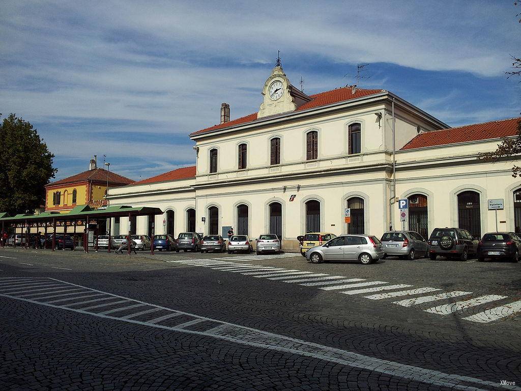 station building photo