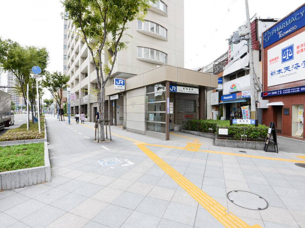 station building photo