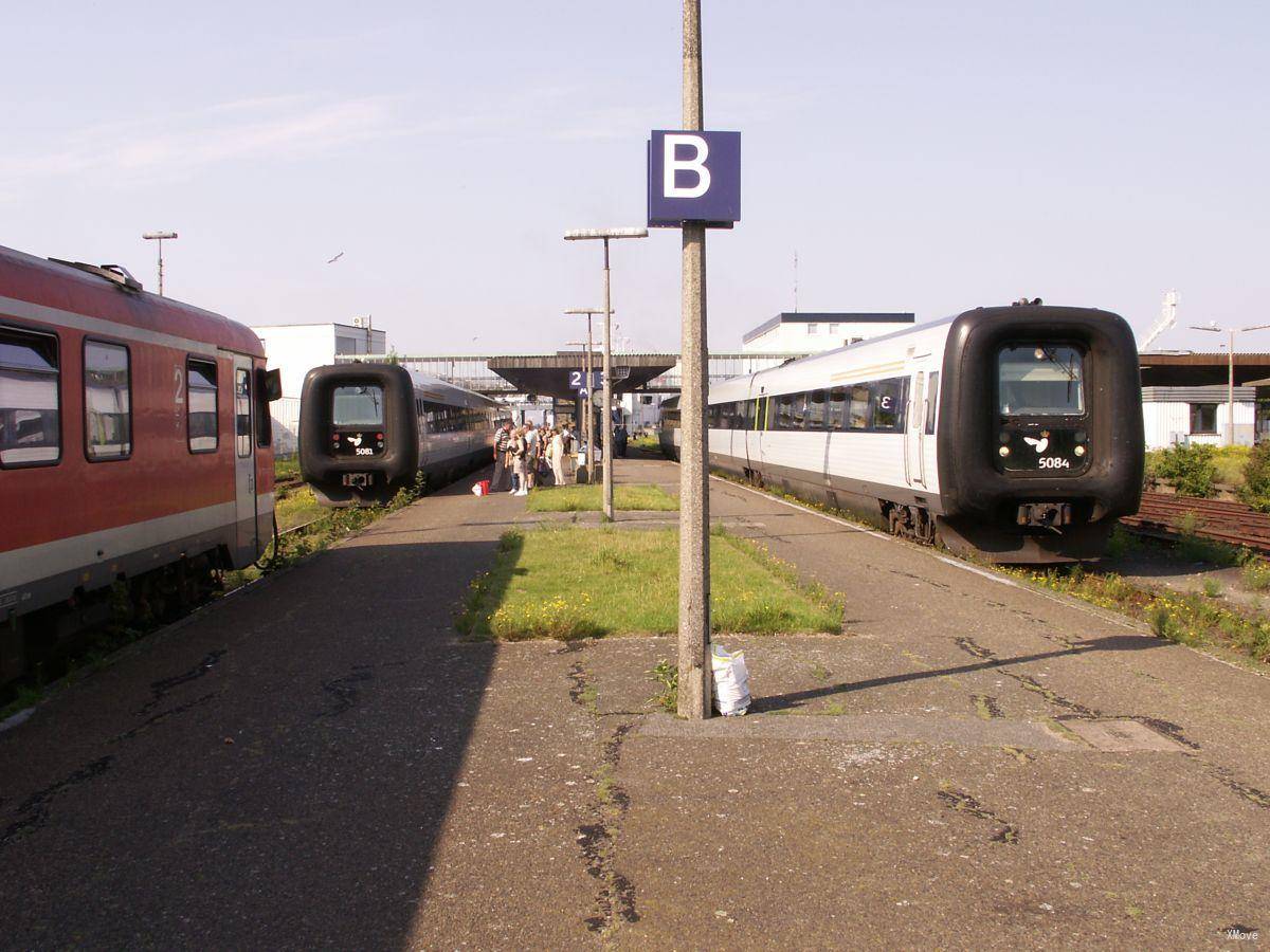 station building photo