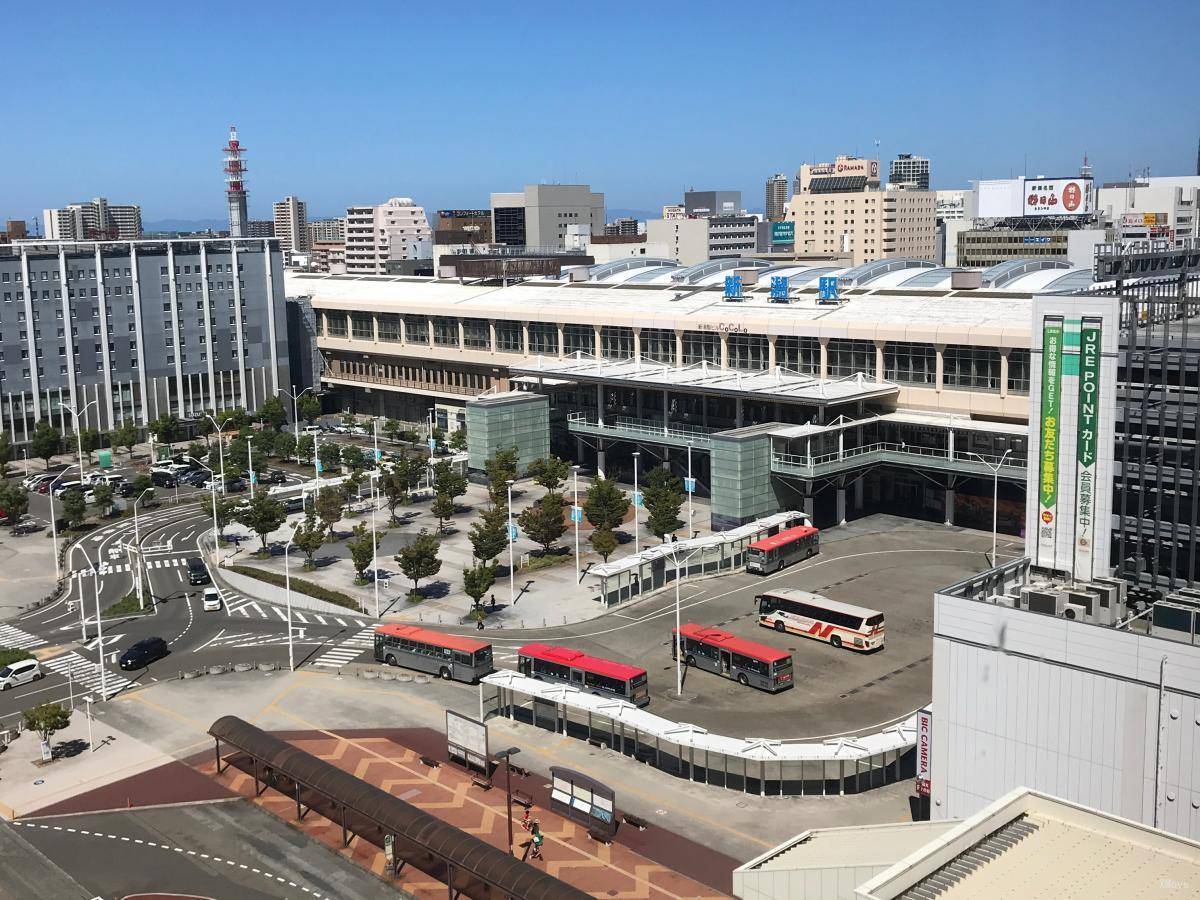 station building photo