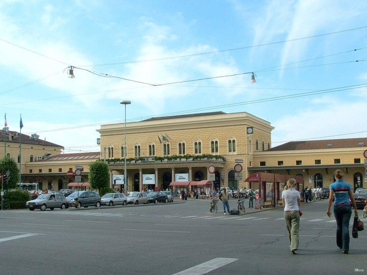 station building photo