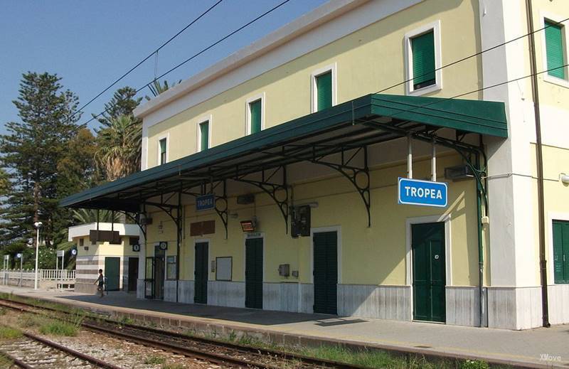 station interior photo