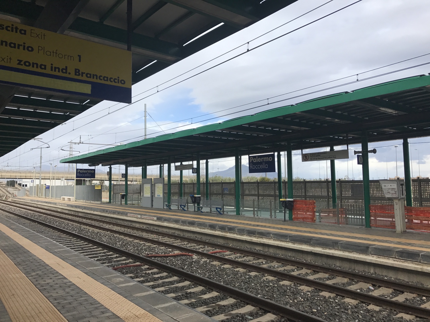 Palermo_stazione_centrale_platform_1