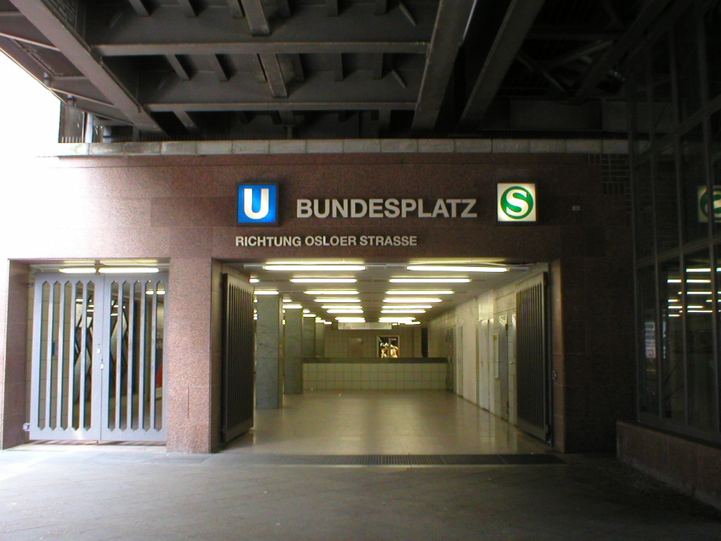 Berlin_bundesplatz_s Bahn_entrance