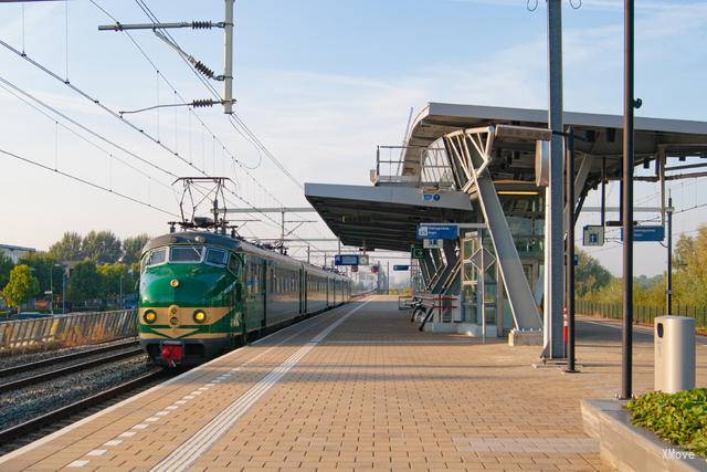 station interior photo