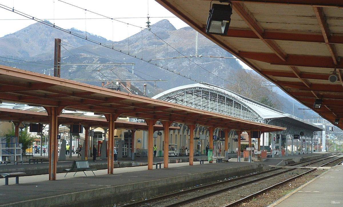 station interior photo