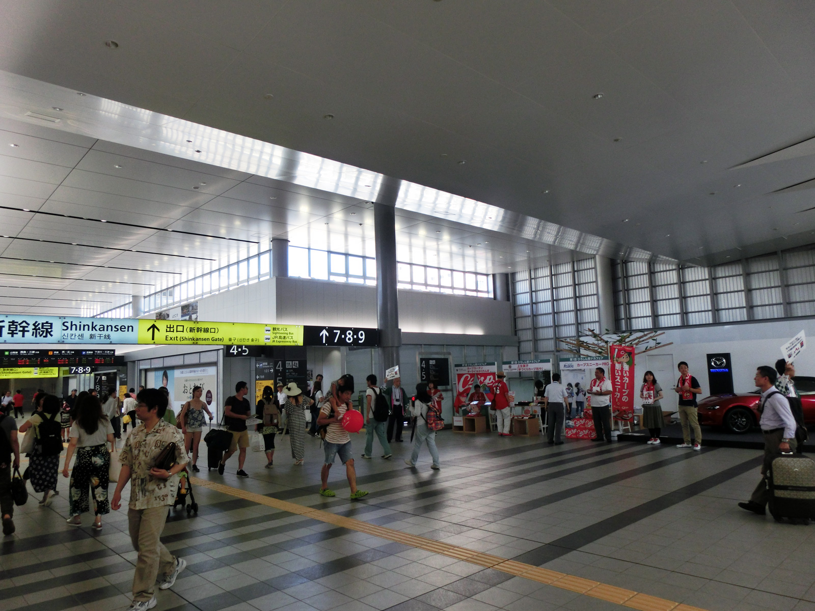 Hiroshima_station_inside