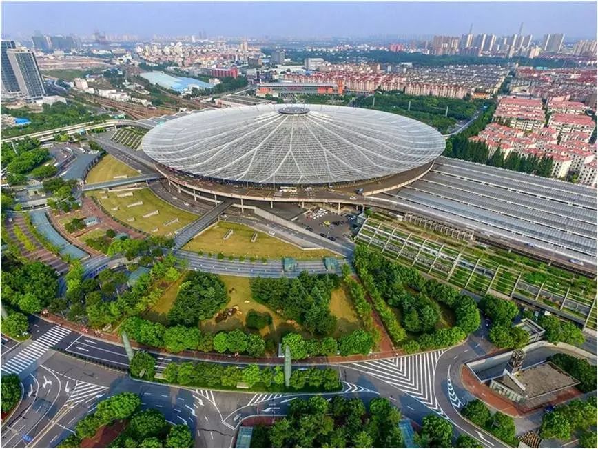 Shanghai_south_railway_station_outside