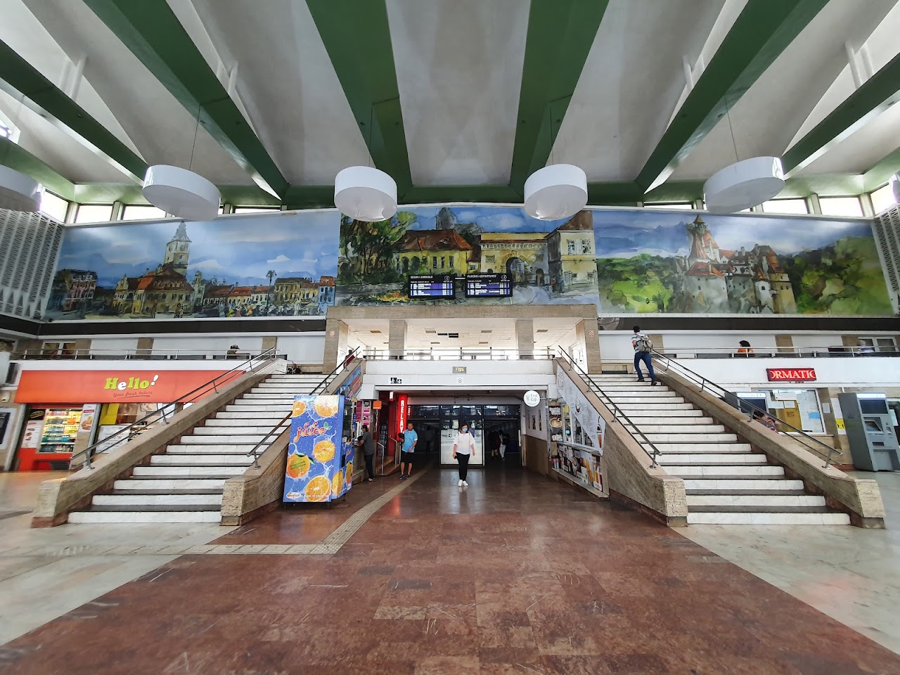 Brasov_railway_station_hall_stair_1