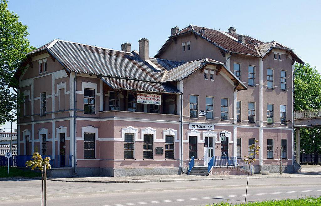 station building photo