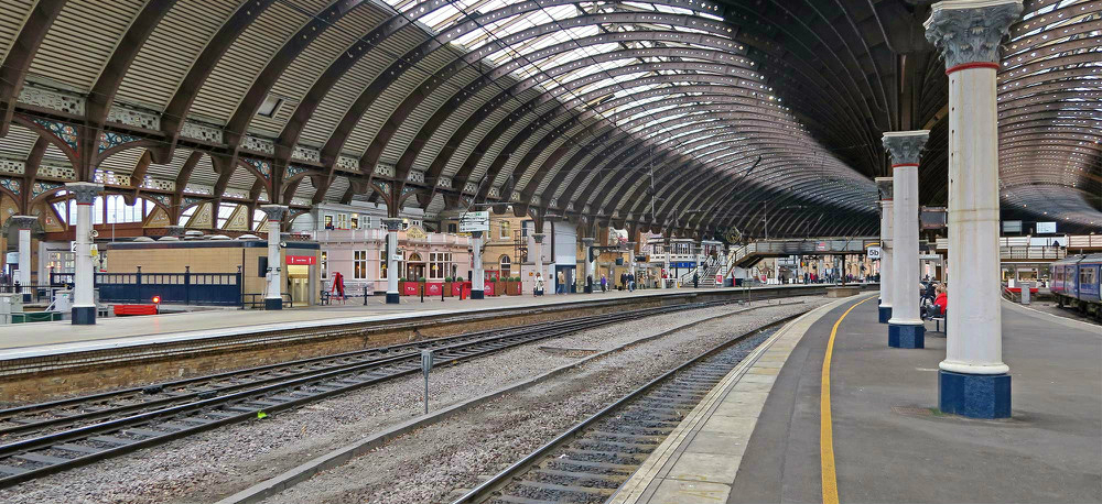 Yingtie _york_railway_station_inside