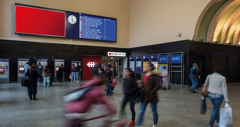 Biel_bienne_bahnhof_concourse_departure_board