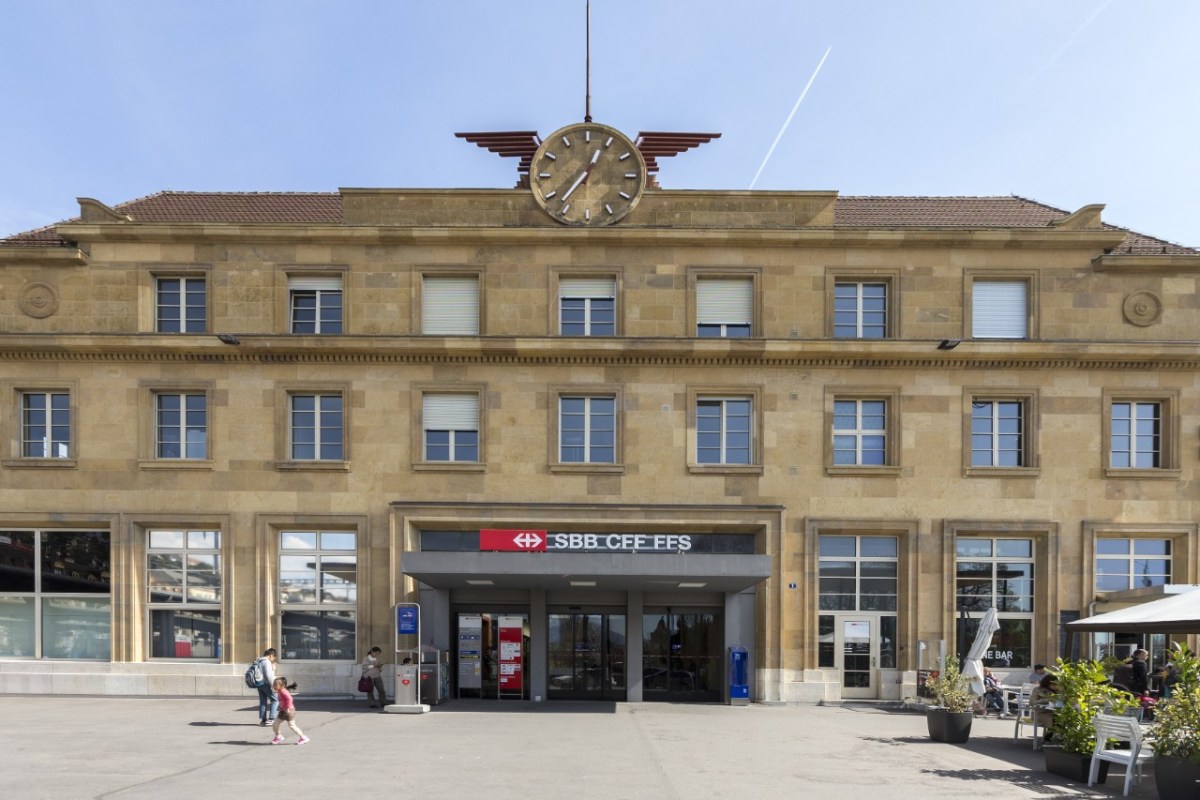 Neucha%cc%82tel_sbb_station