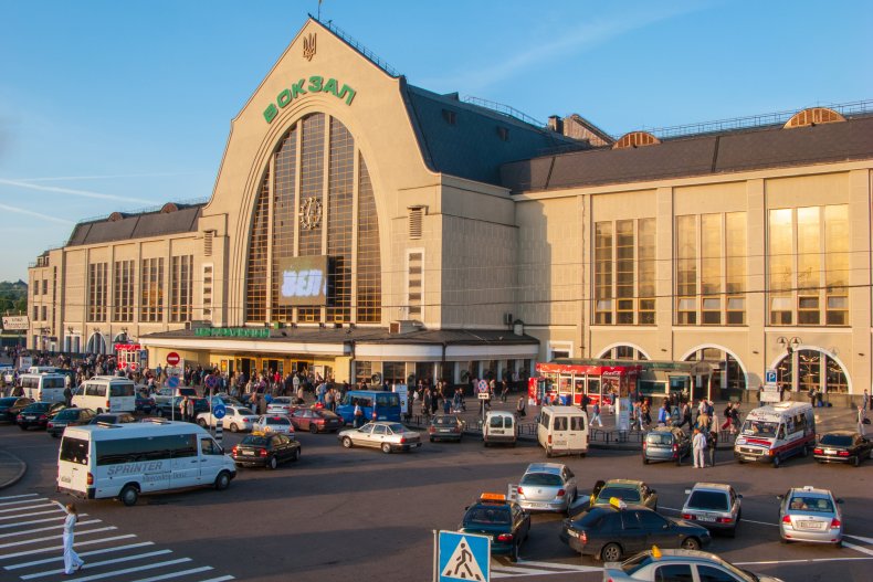 Kiev_station_outside