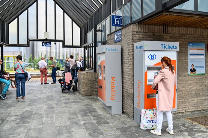 Zele_station_ticketing