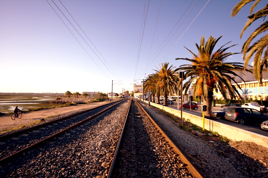 Faro_estac%cc%a7a%cc%83o_platforms
