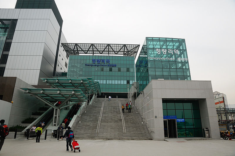 Cheongnyangni_station_facade