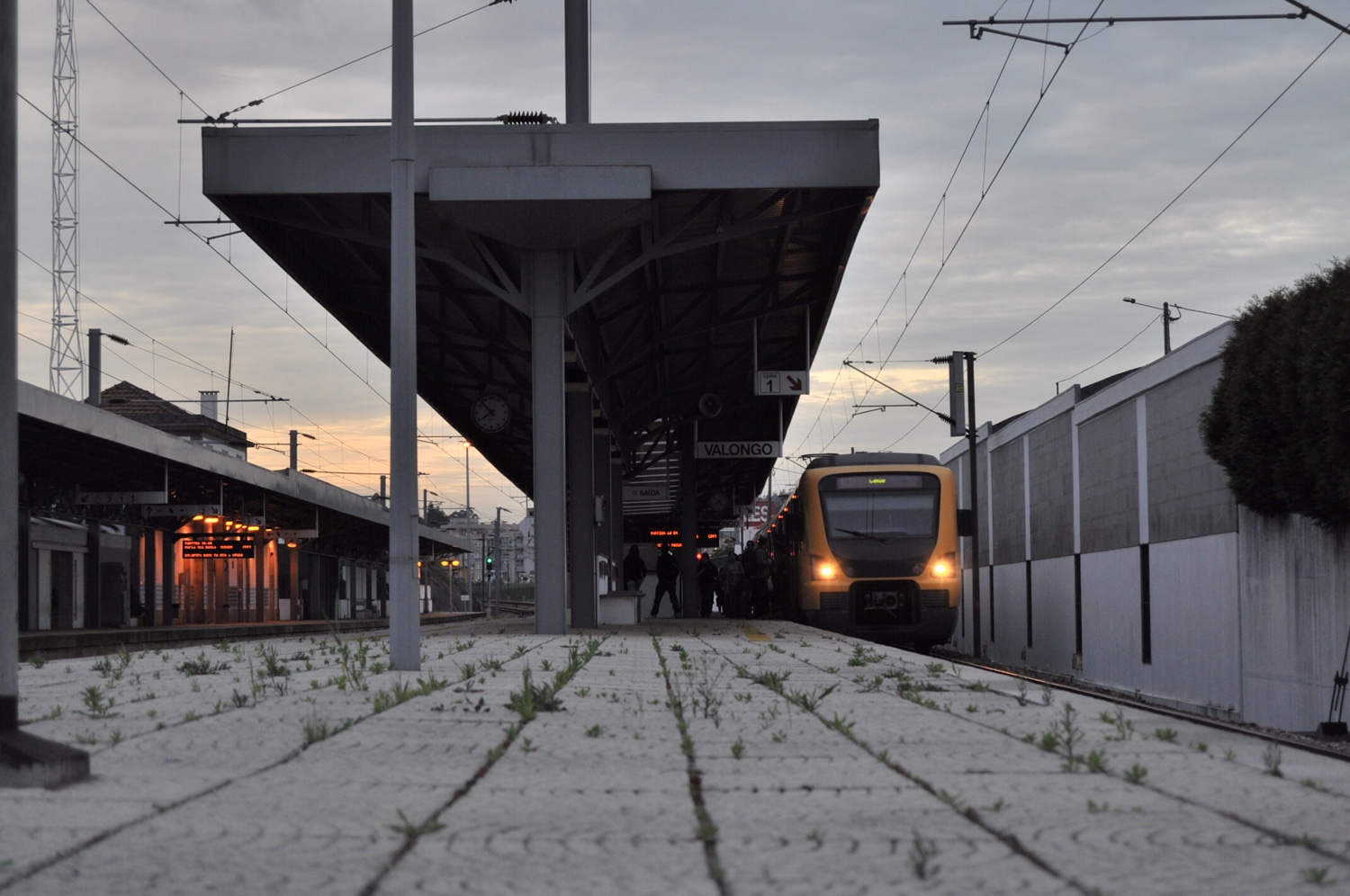 Valongo_train_station_platform