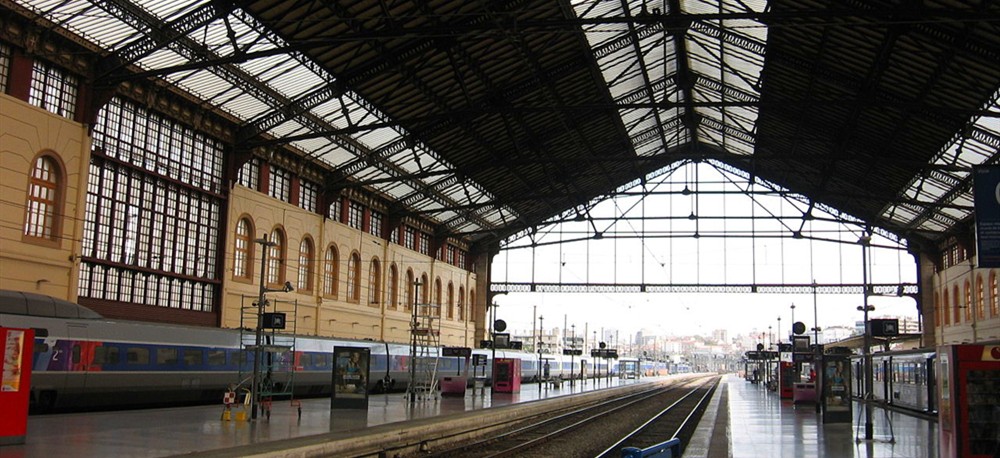 Sncf_marseille Saint Charles_central_station_inside