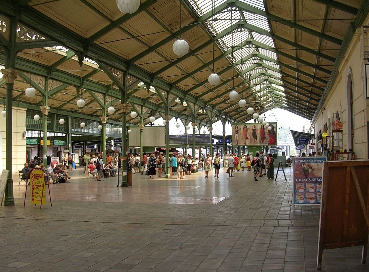 Praha Masarykovo Nadrazi_station_concourse