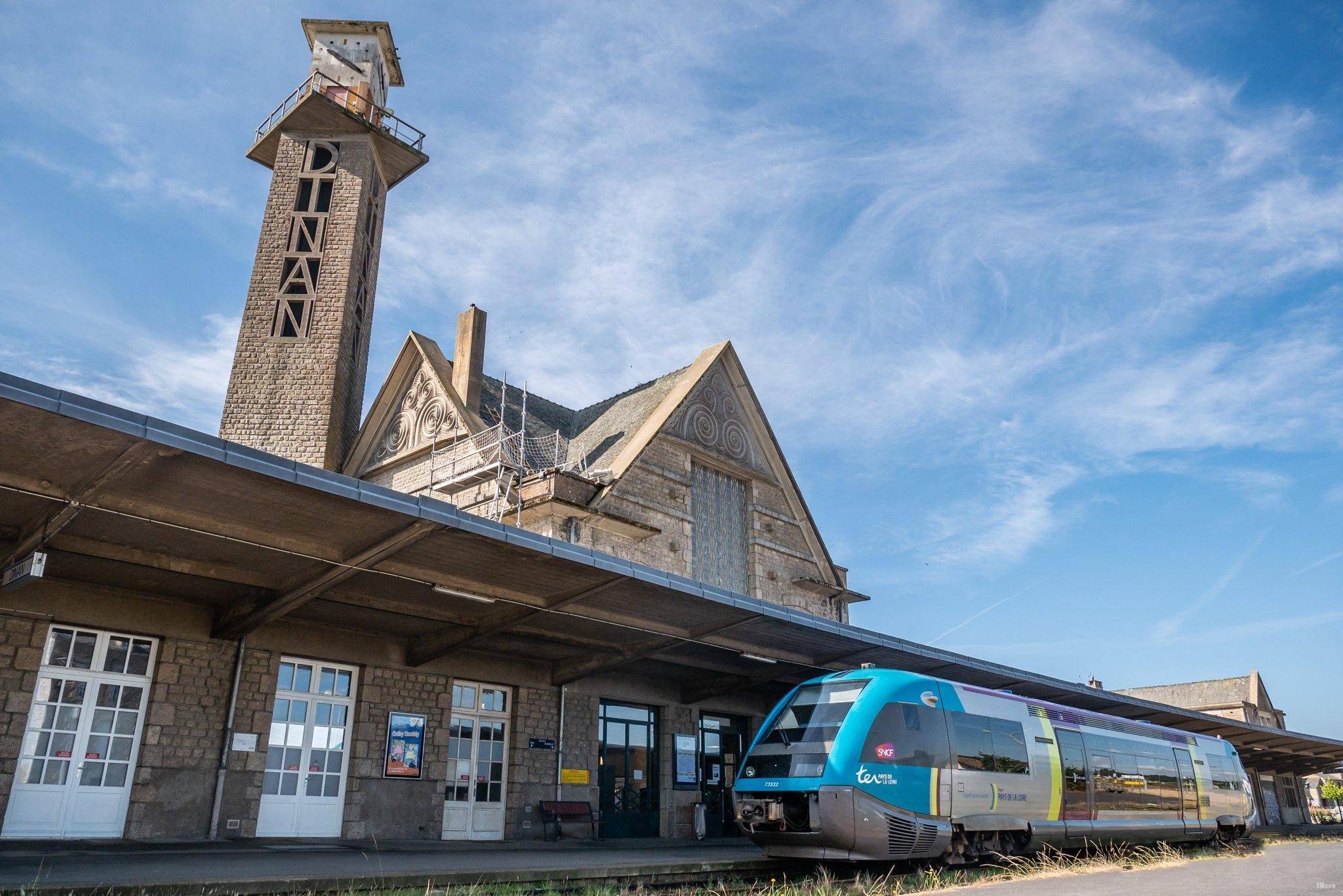 station interior photo