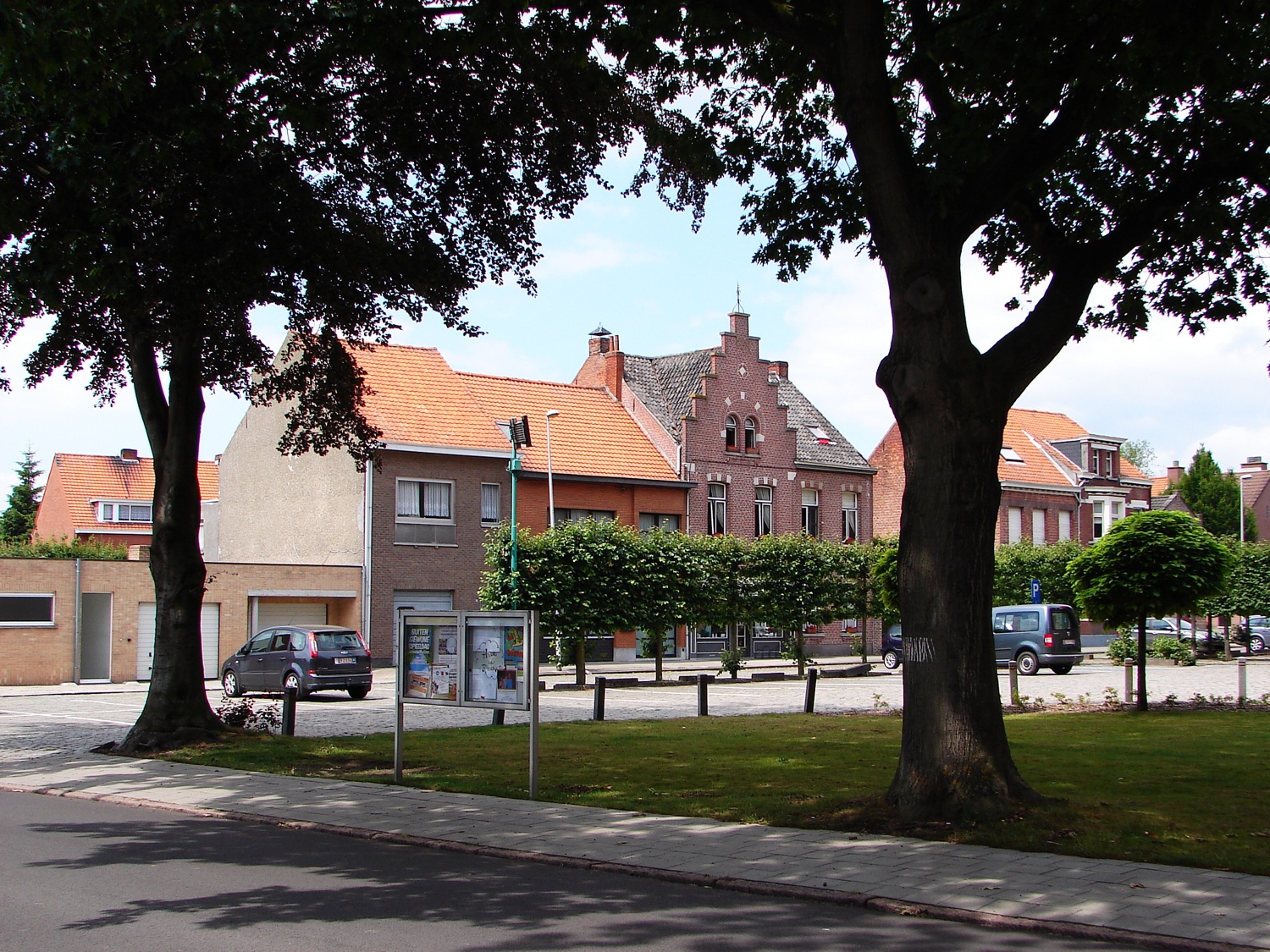 Essen_station_front