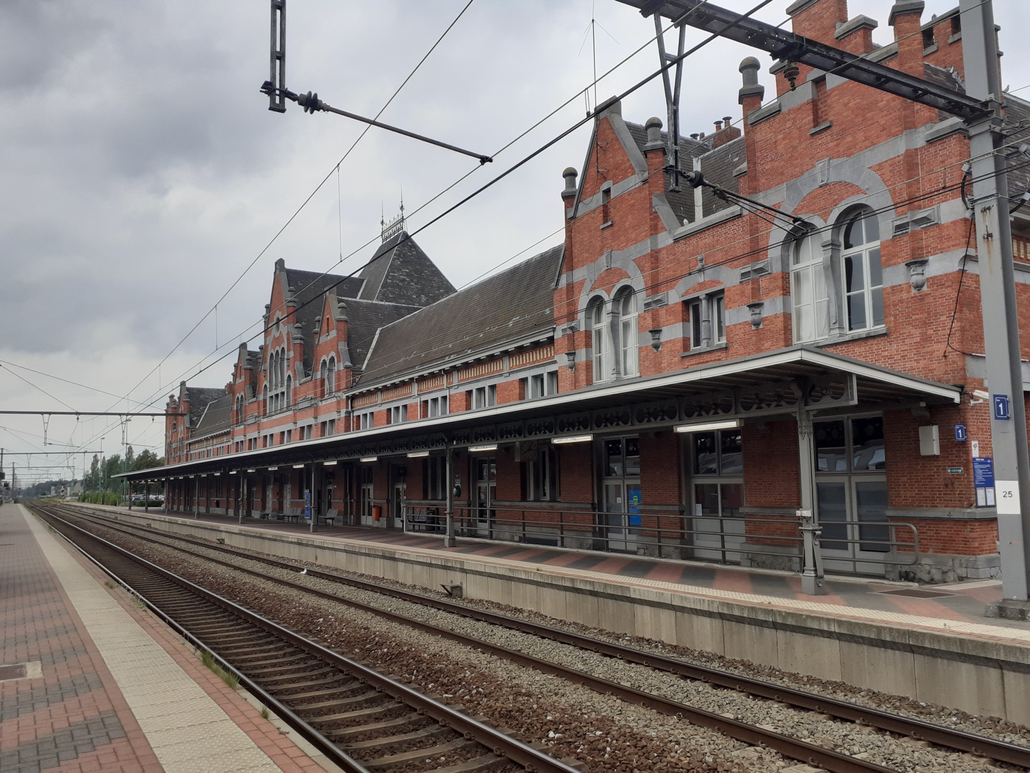 Essen_station_platform_1