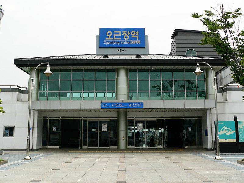 station interior photo