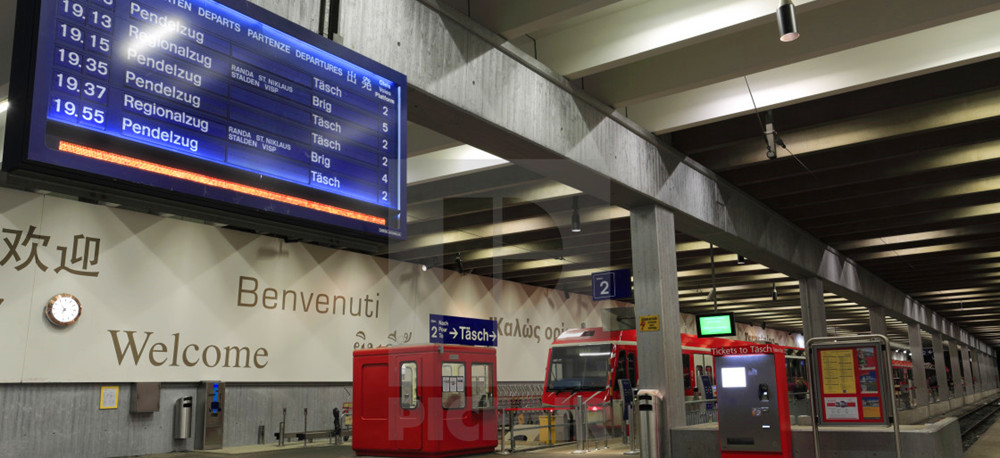 Zermatt_station_inside