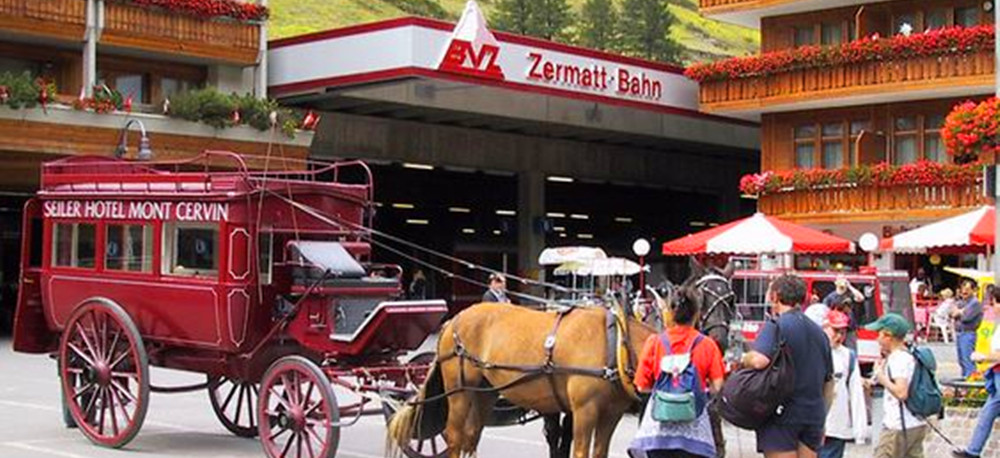 Zermatt_station_outside