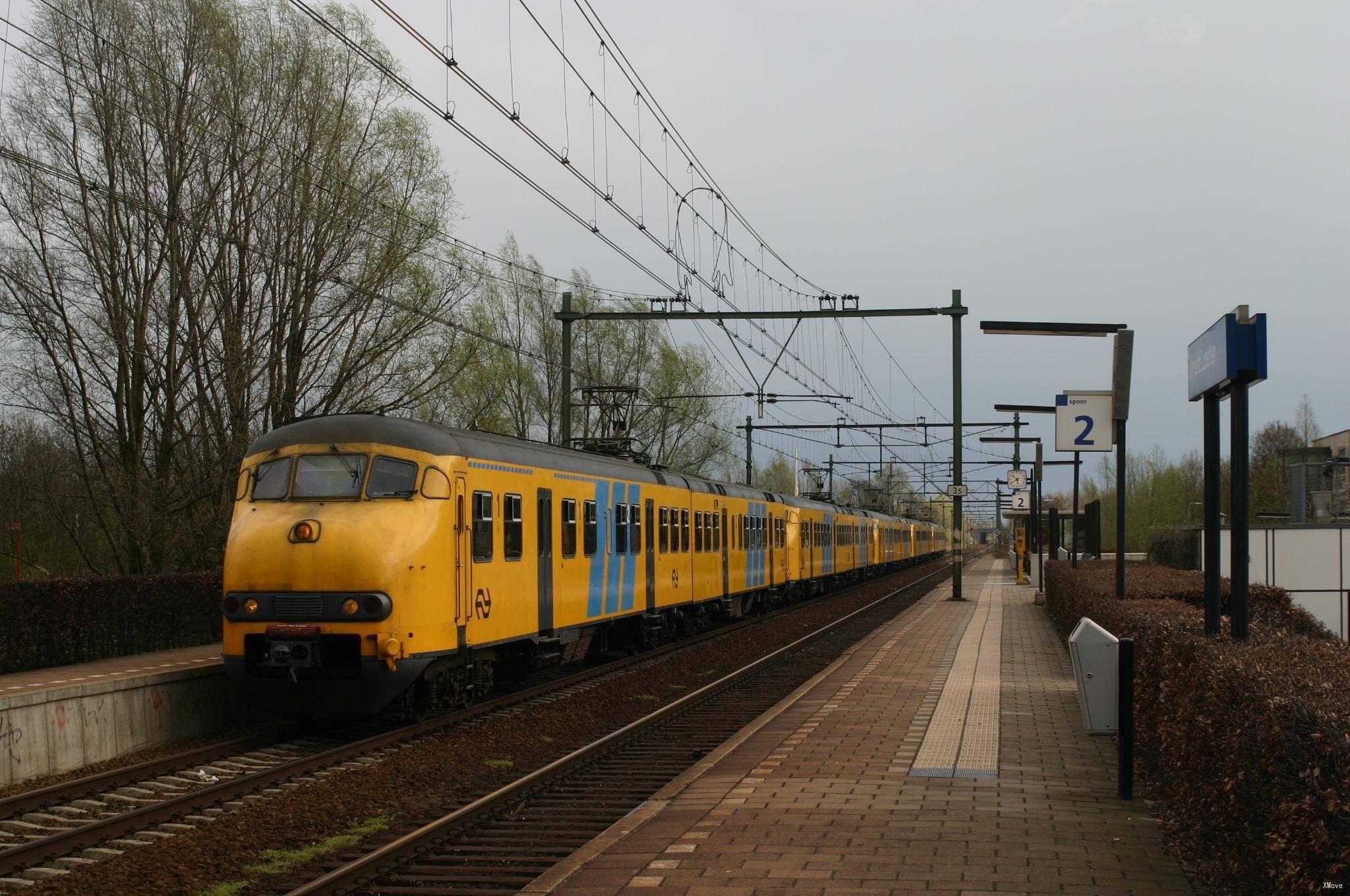 station interior photo