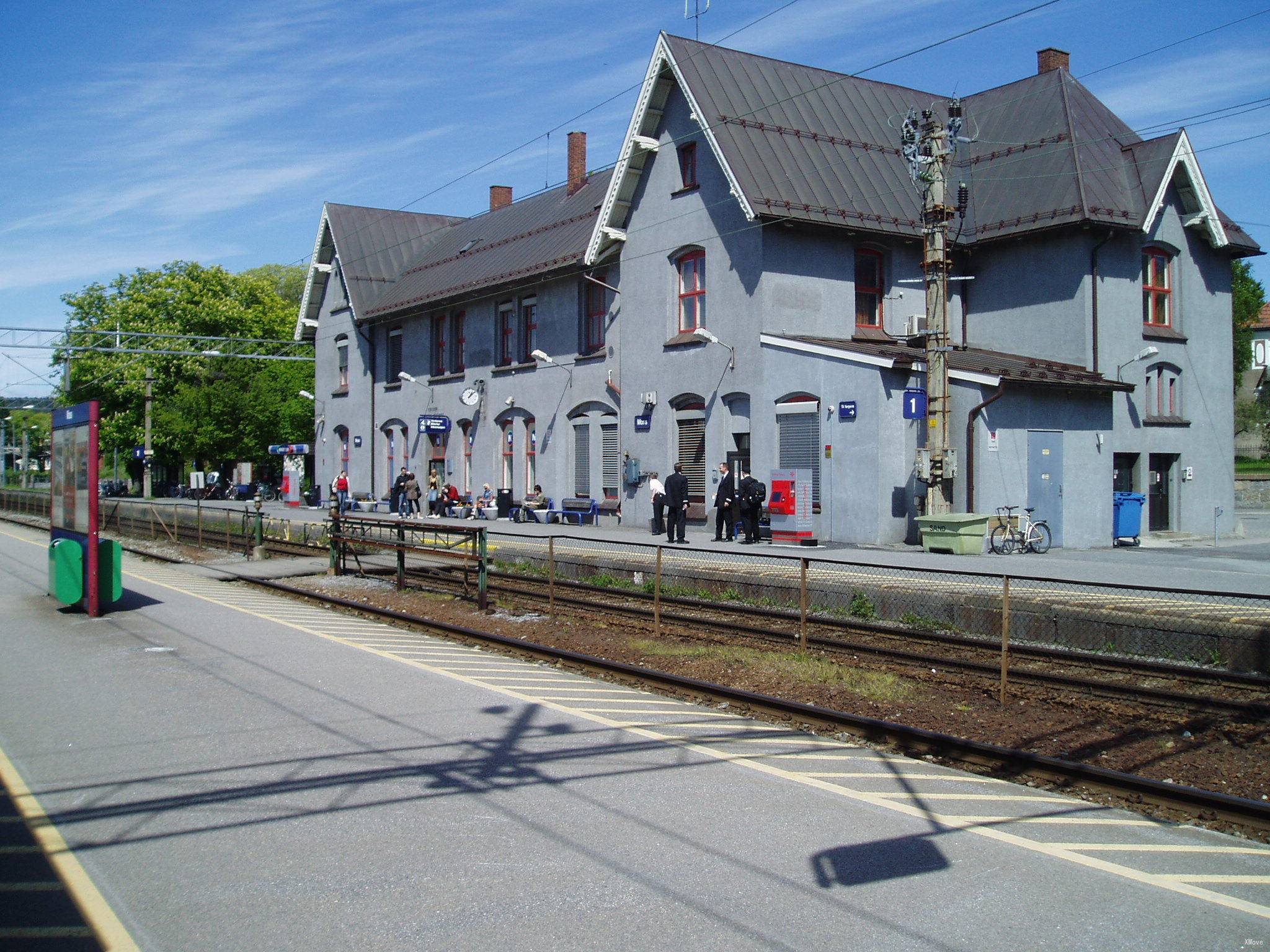 station building photo