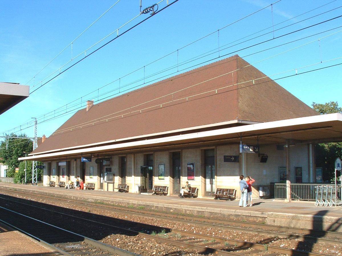 station interior photo