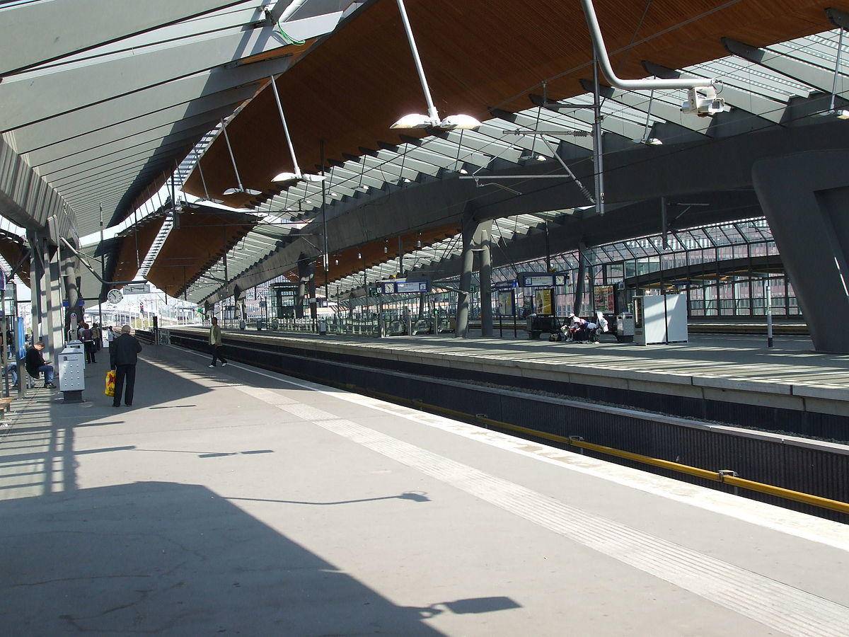 station interior photo