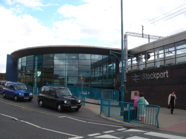 Stockport_station_main_entrance