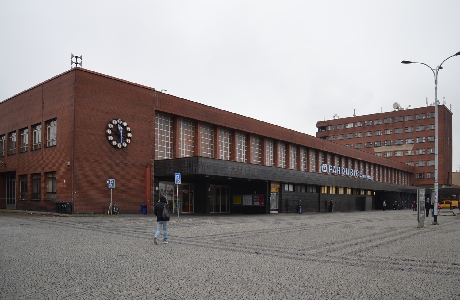 Pardubice_hlavni%cc%81_na%cc%81draz%cc%8ci%cc%81