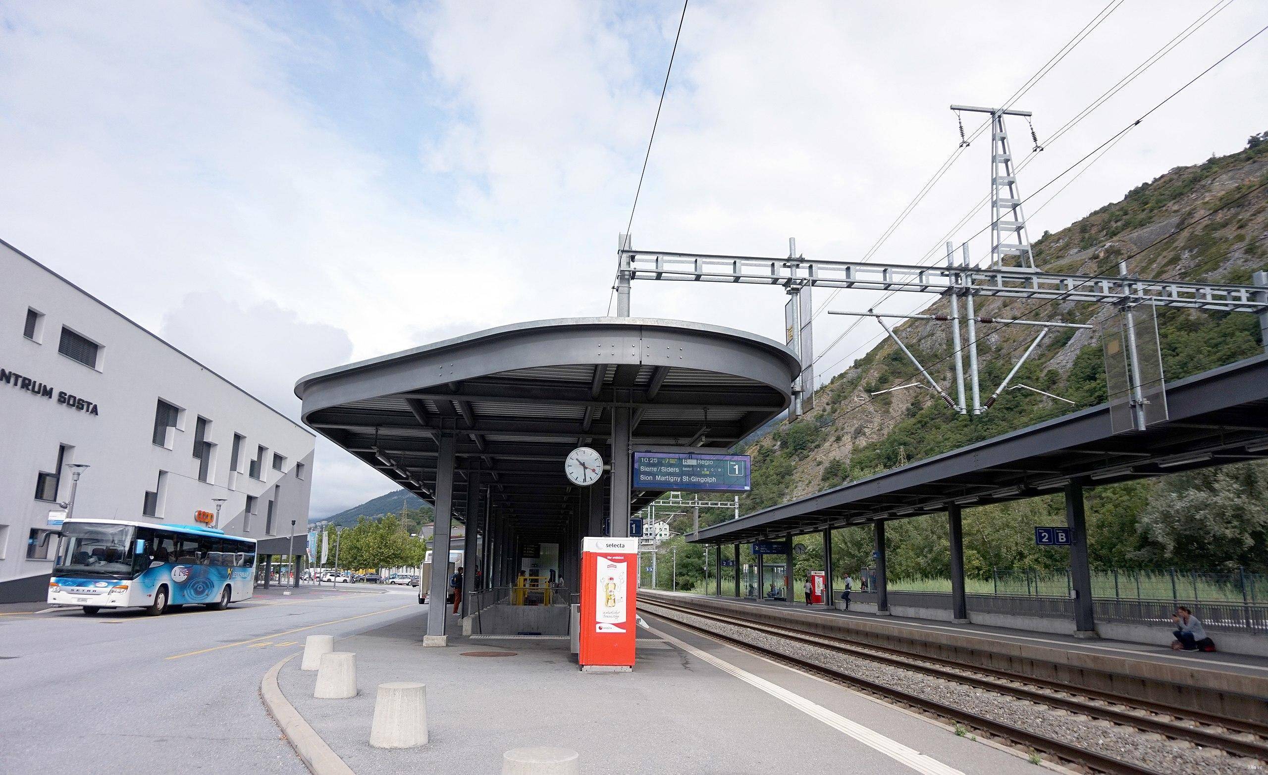 station interior photo