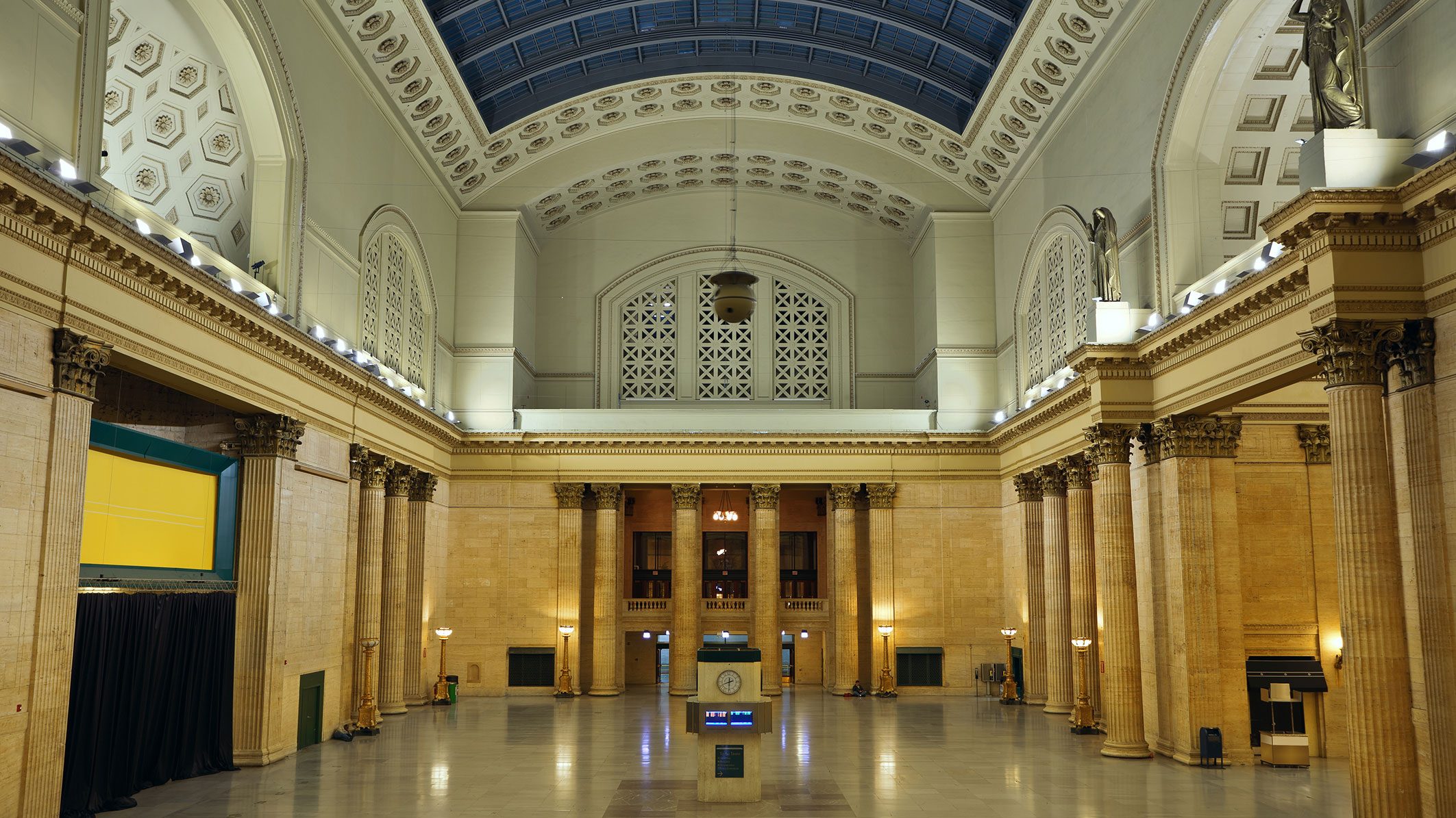 Chicago_union_station_amtrak_station
