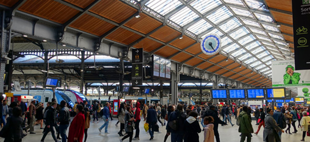 %e6%b3%95%e9%93%81 Paris Saint Lazare Inside