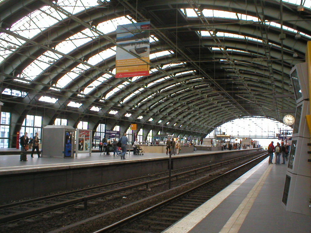 Berlin_ostbahnhof_platform
