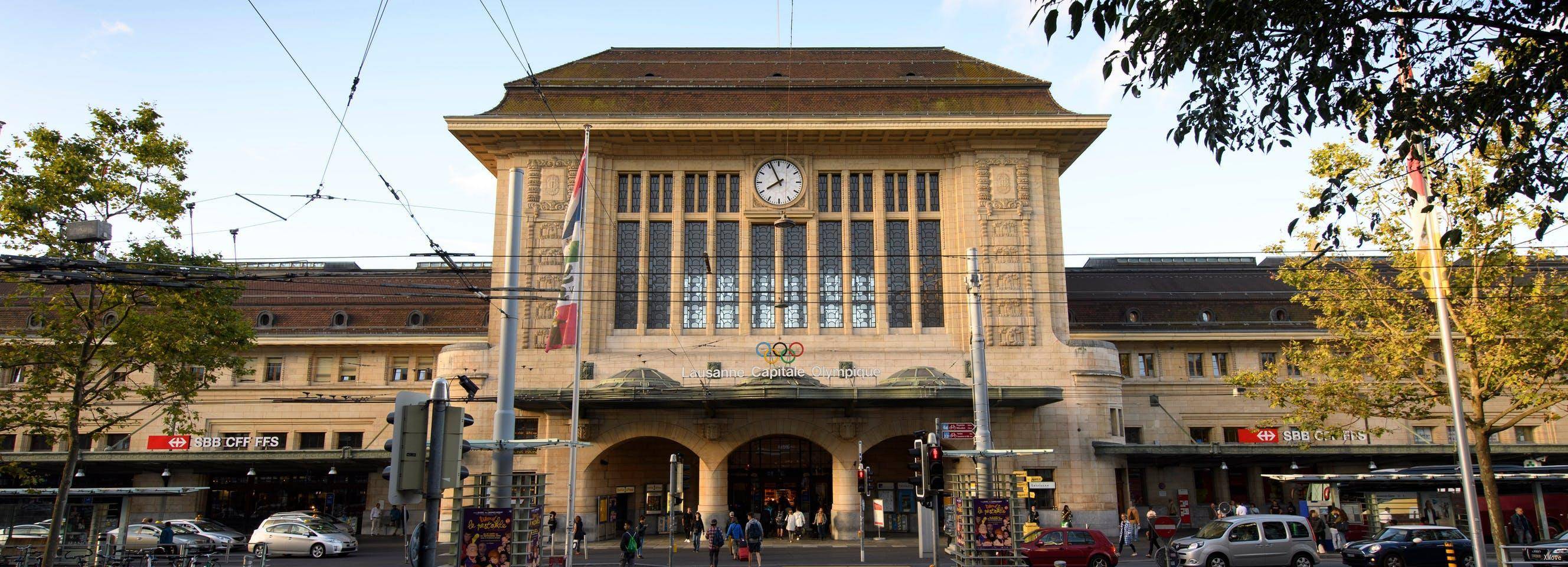 station building photo