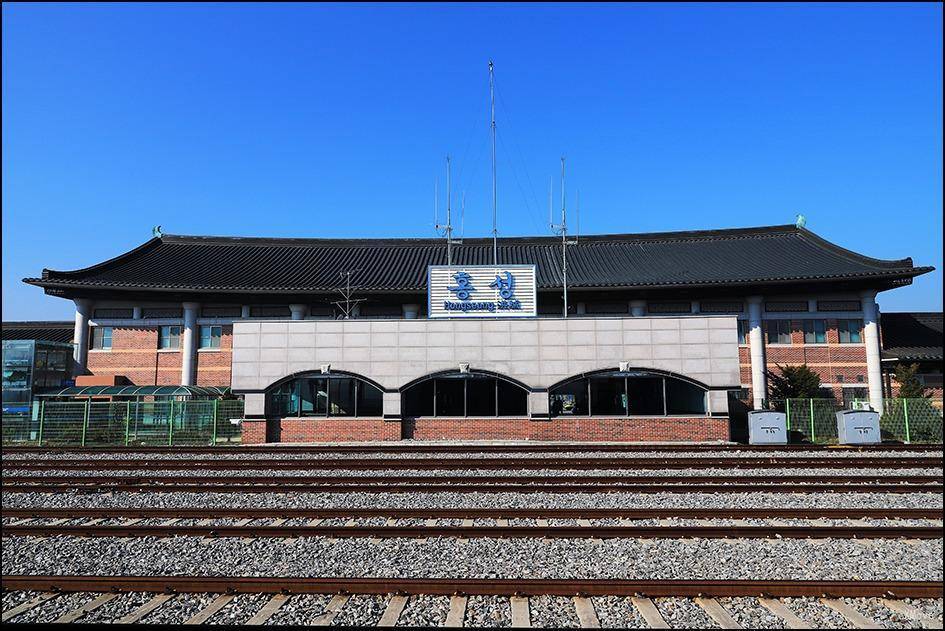 station building photo