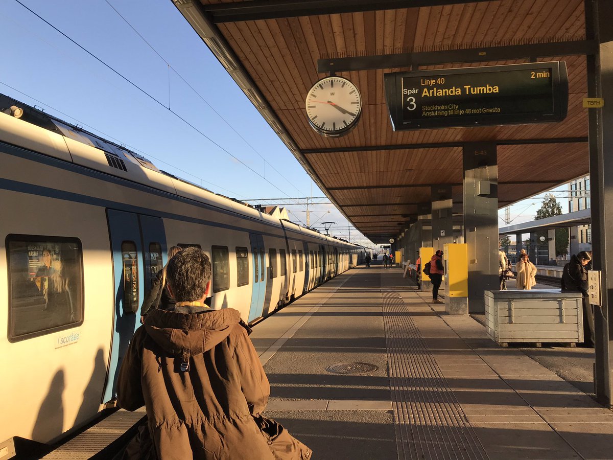 Uppsala_c_station_platforms