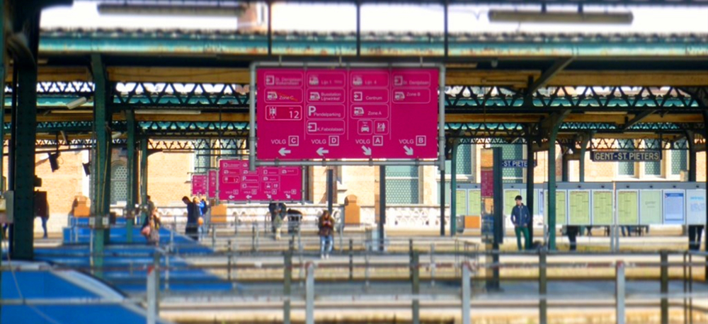 Ng_gent St Pieters_station_inside